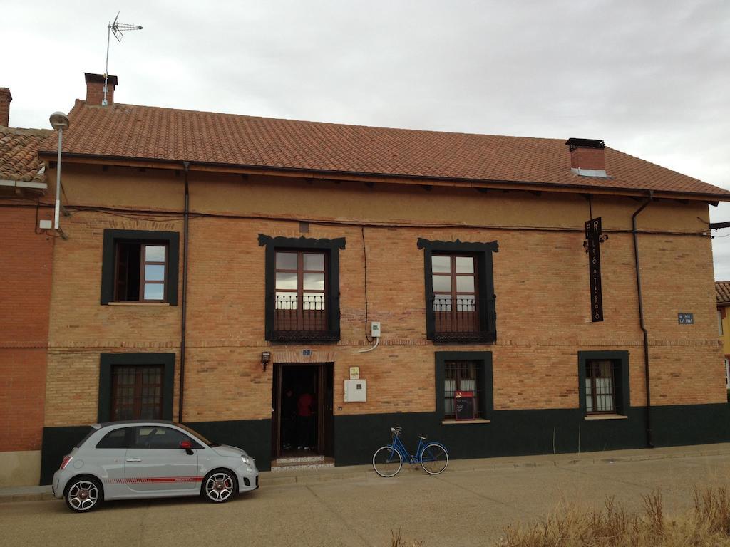 Hostal Los Oteros Pajares de los Oteros Bagian luar foto