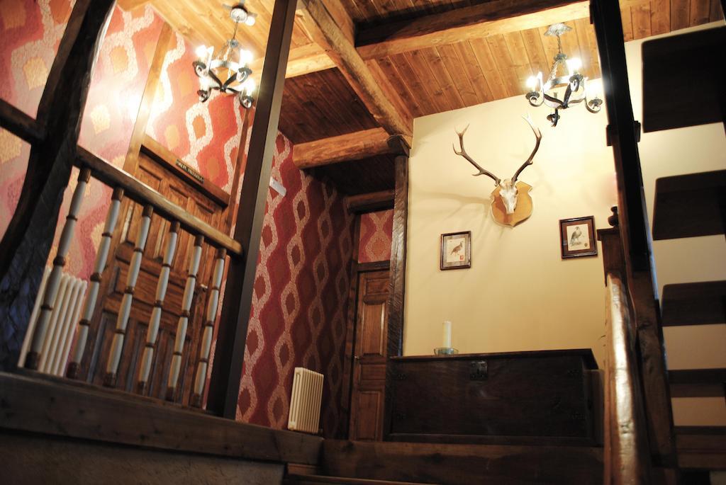 Hostal Los Oteros Pajares de los Oteros Bagian luar foto